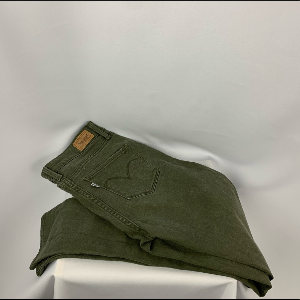 Green high rise skinny Levi’s